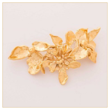 BROCHE COLGANTE "LIRIOS III", peltre bañado en oro