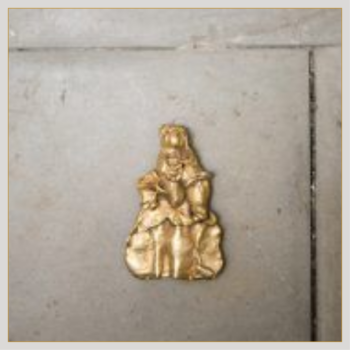 BROCHE Y COLGANTE MENINAS