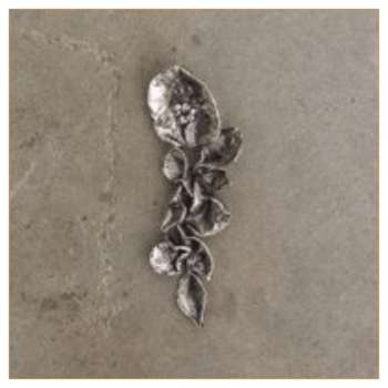 BROCHE Y COLGANTE AMAPOLA PEQUEÑA CON RAMITA (PLATA)