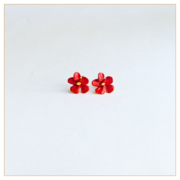 Pendientes de Flor en bronce bañado en oro, esmaltados a mano en tono coral